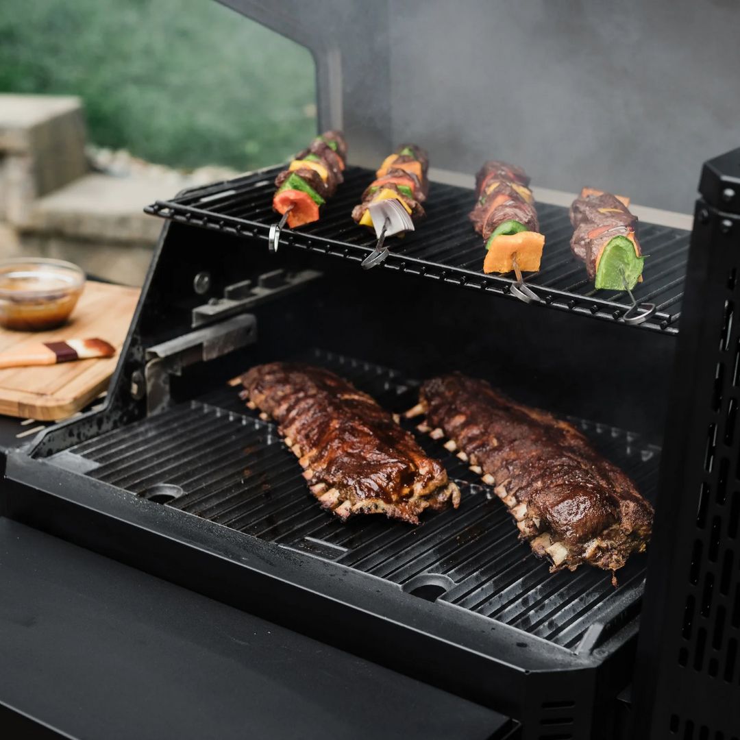 MasterBuilt Gravity Series 600 Digital Charcoal Grill +
Smoker