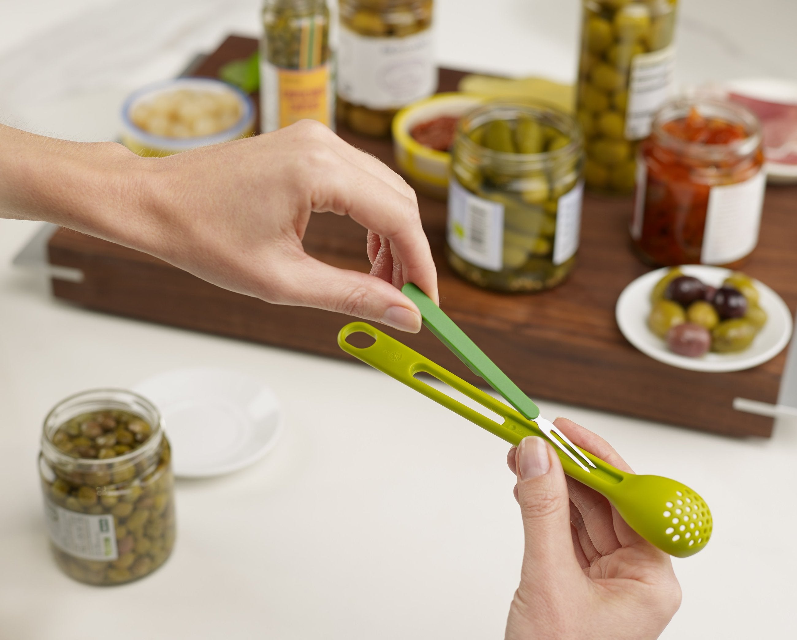 Joseph Joseph Scoop & Pick 2-piece Antipasti Set 3