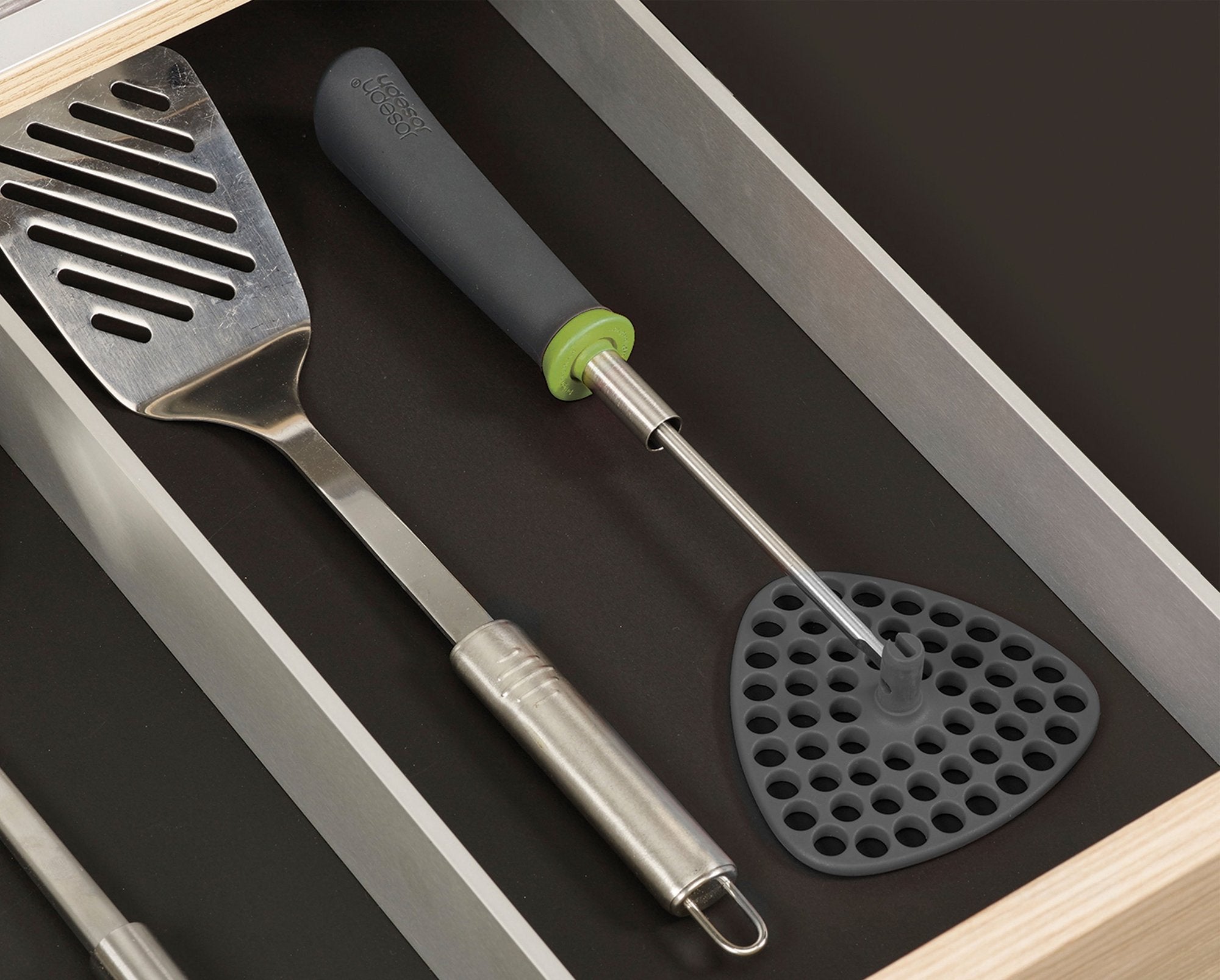 Joseph Joseph Delta Potato Masher 2