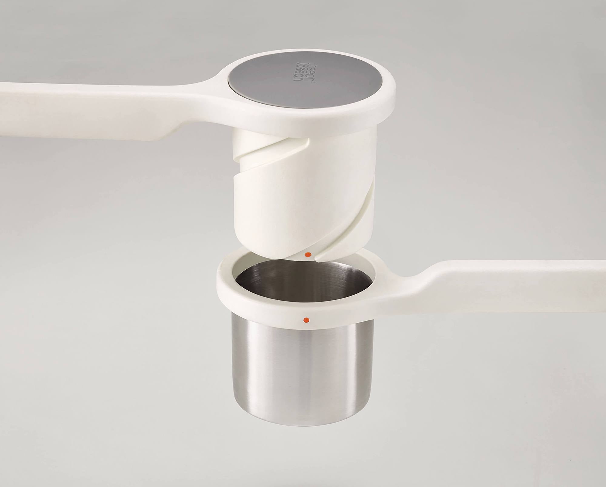 Joseph Joseph Helix Potato Ricer 3