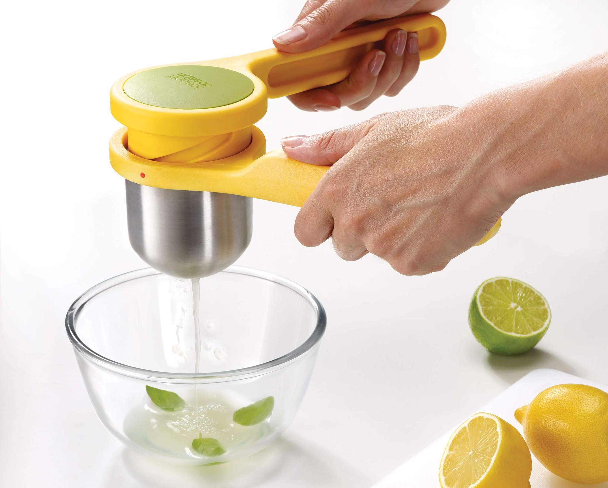Joseph Joseph Helix Citrus Juicer 4