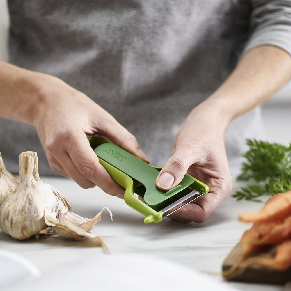 Joseph Joseph Safestore Straight Peeler Dengan Pelindung Bilah