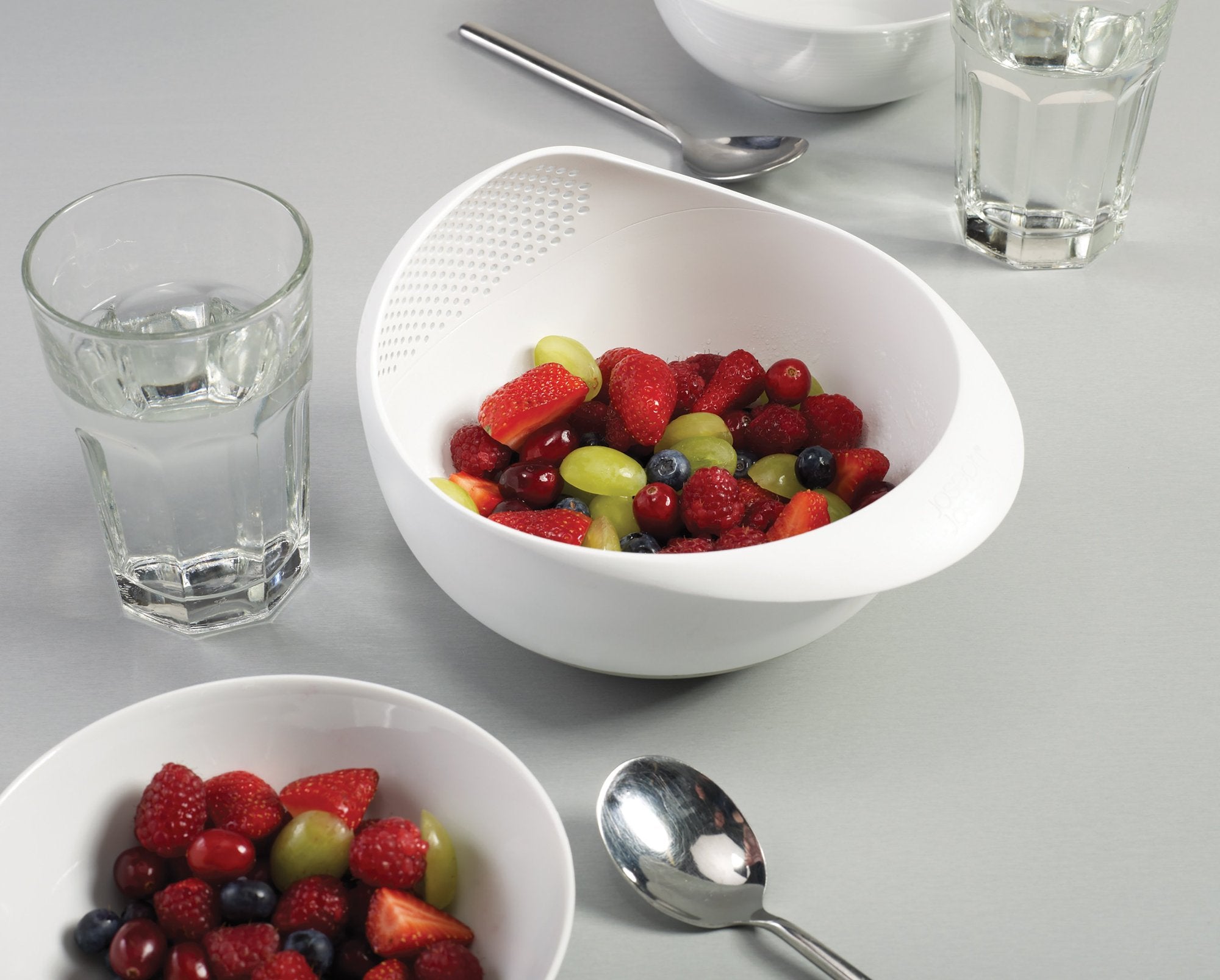 Joseph Joseph Prep&Serve Bowl dengan Colander Bersepadu