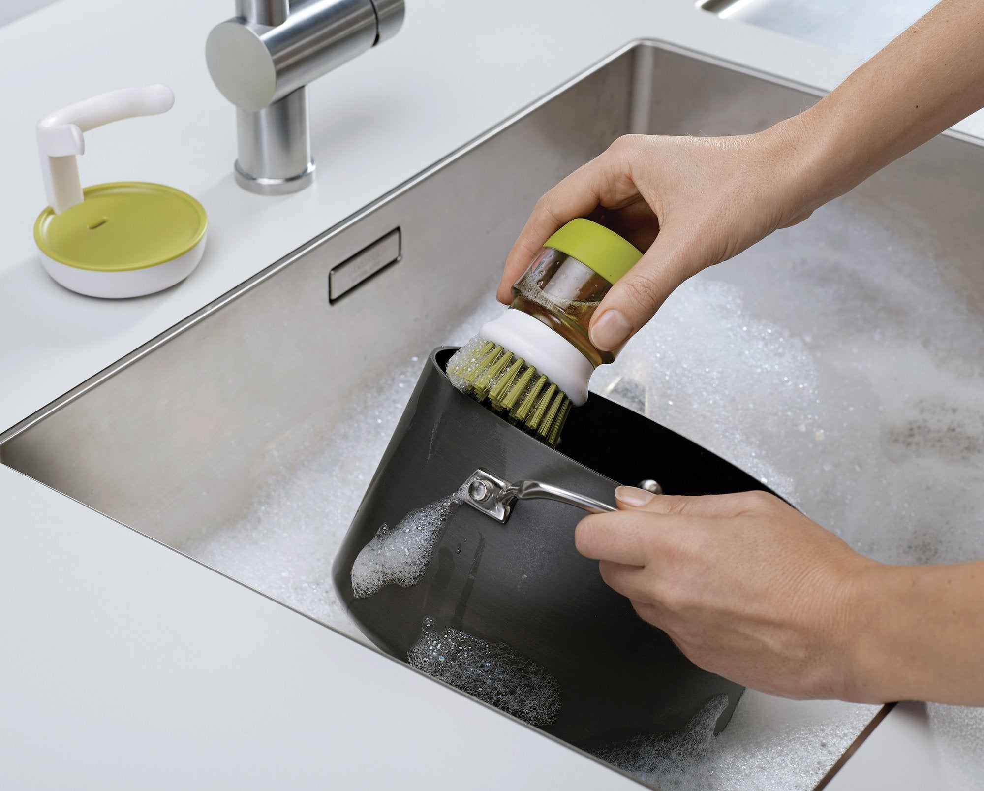 Joseph Joseph Palm Scrub Washing-up Brush 4