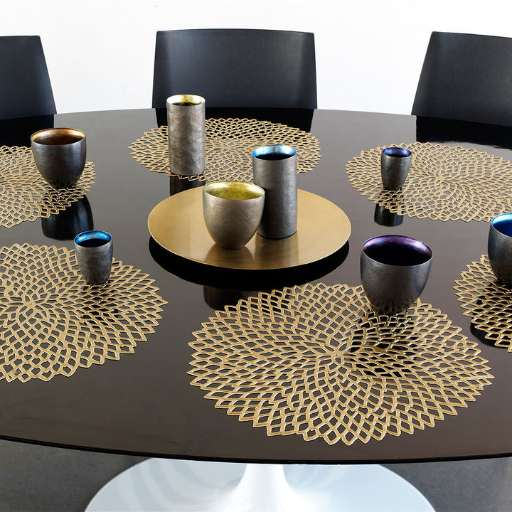 CHILEWICH TerraStrand Microban Dahlia Moulded Table Mat 36 x 38 cm, Brass