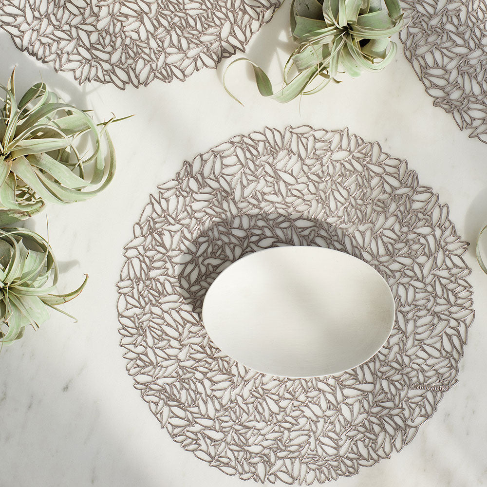 CHILEWICH TerraStrand Microban Petal Mould Table Mat 38 sm, Champagne