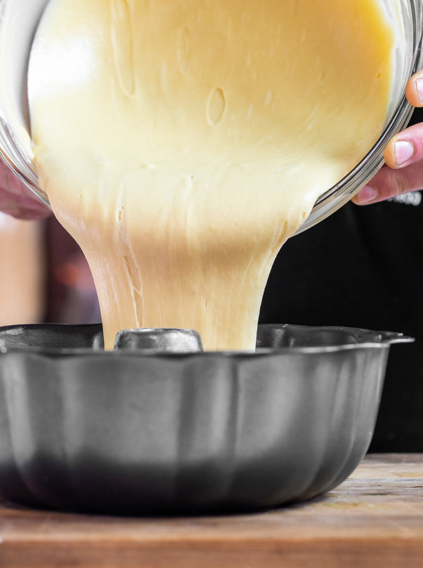 MASTERCLASS Loyang Kek Seruling Bulat Non Stick 27Cm 